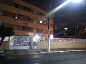 Apartamento Praia Grande Canto do Forte, a 200 metros da praia, a 2 minutos a pé até a praia.